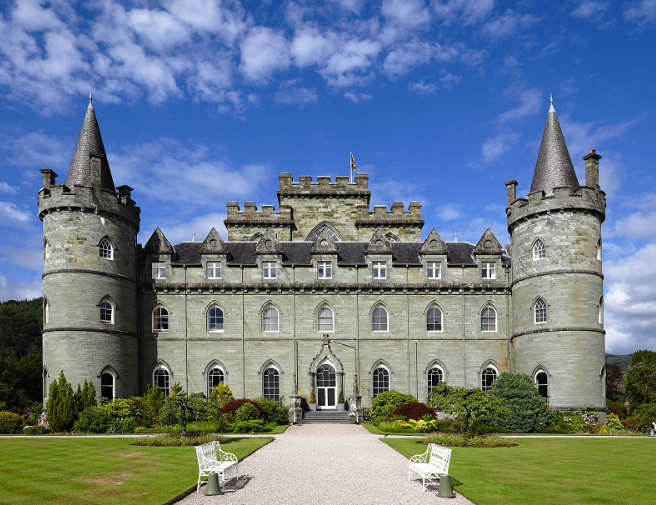 Groter huis kopen voor meer opslag of een garagebox huren?